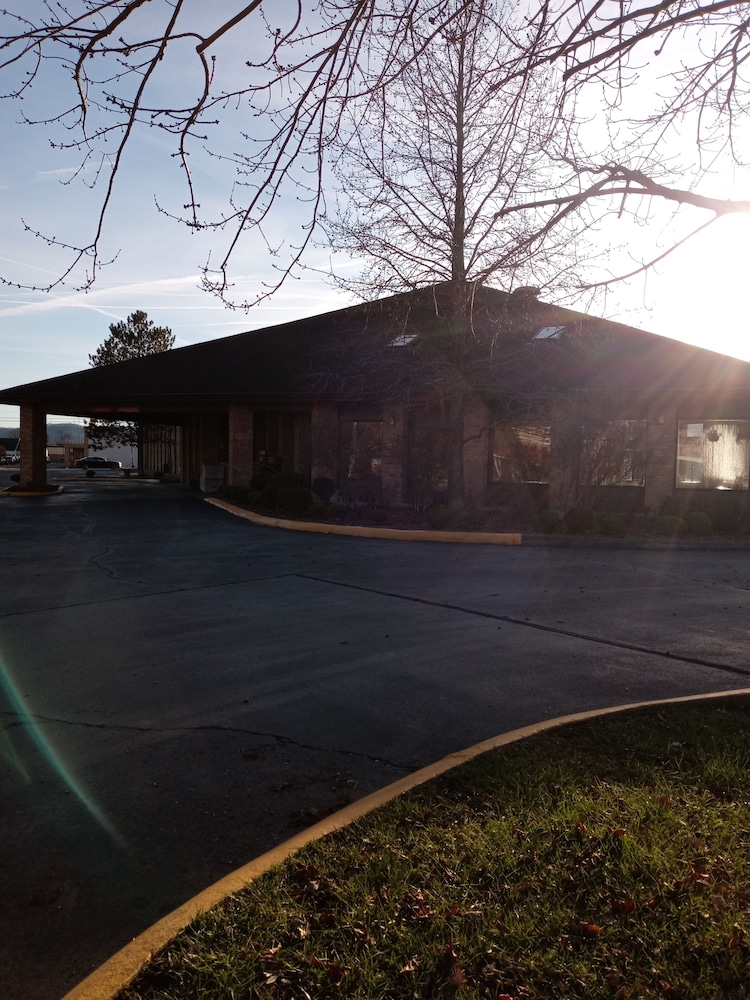 Quality Inn New Martinsville, WV 60/65