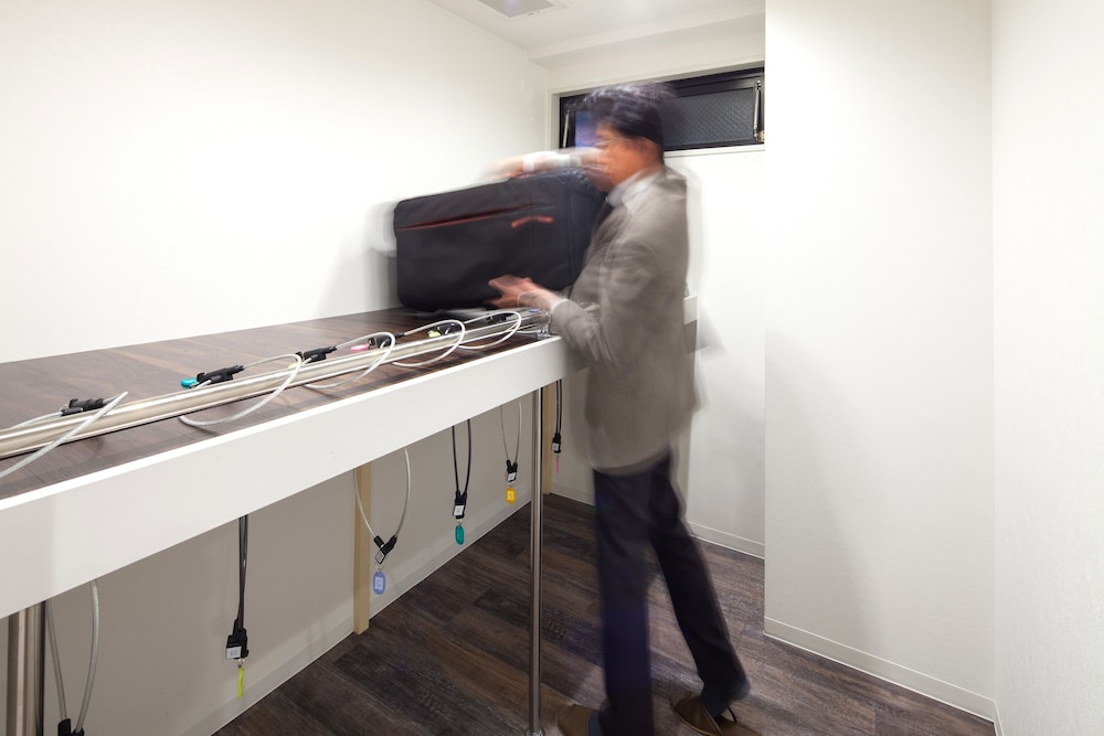 Commun Shibuya - Caters To Men 24/27