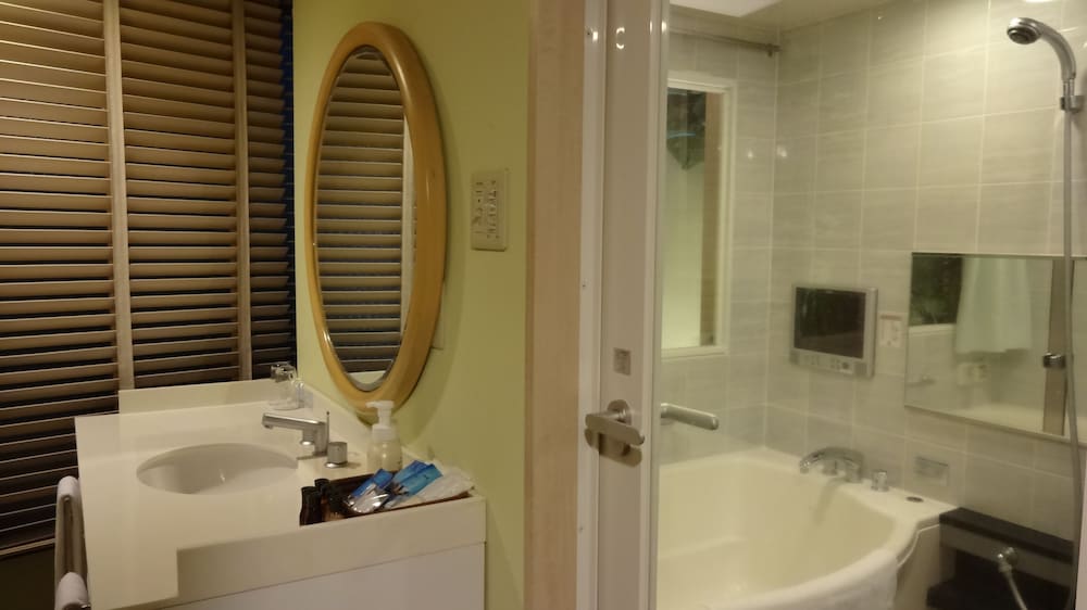 Breezbay Hotel Resort And Spa 41/42