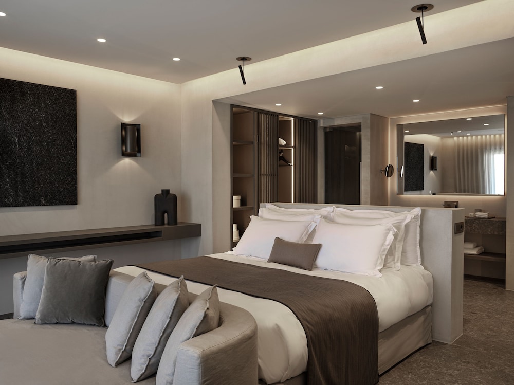 PREMIUM, SUITE, SEA VIEW, PRIVATE HEATED POOL