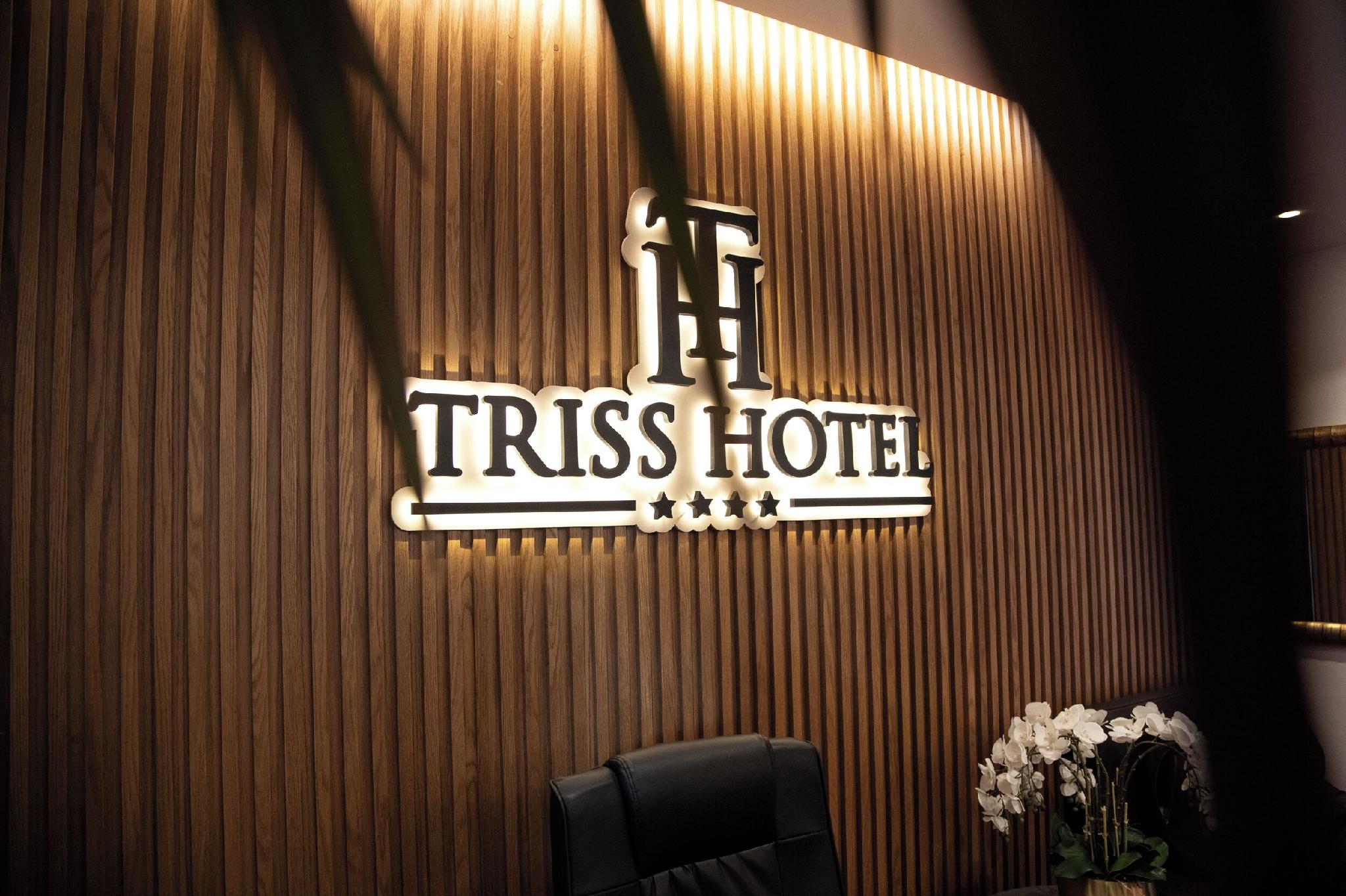 Triss Hotel 10/23