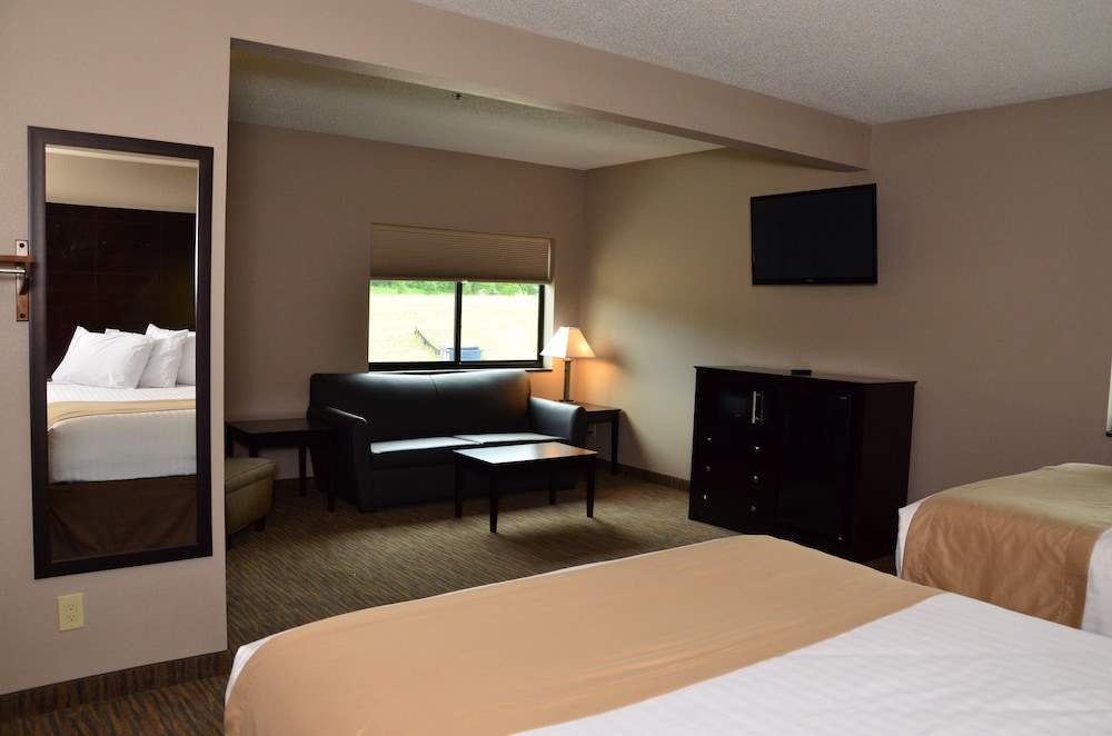 Qube Hotel Polk City 8/39