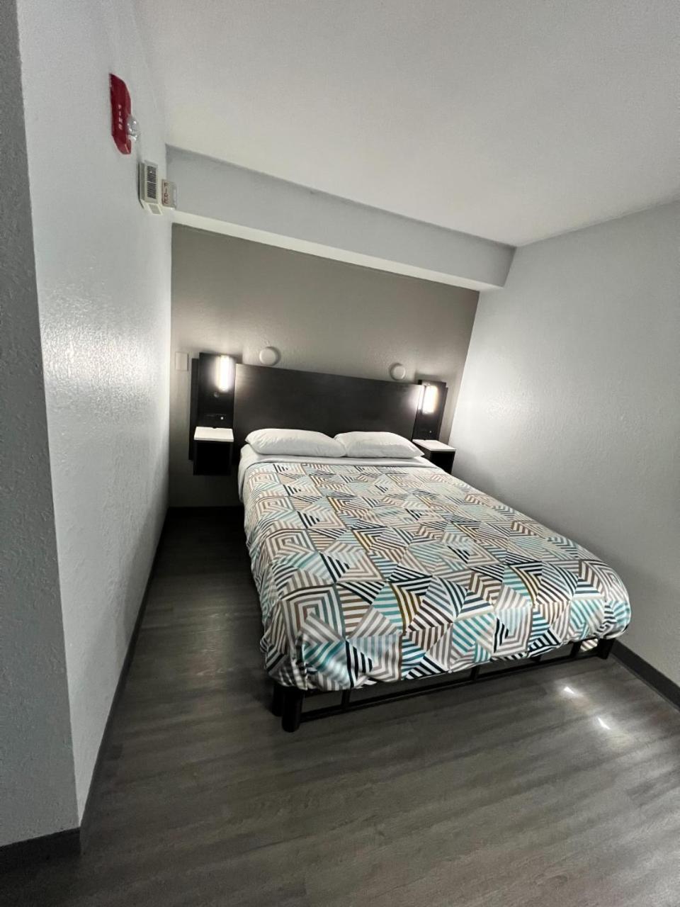 غرفة بسرير كوين لذوي الإعاقة، Motel6 Council Bluffs, IA - Omaha East 7/10