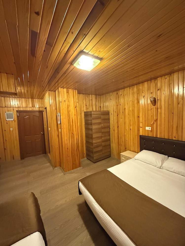 Ozkan Hotel 19/50