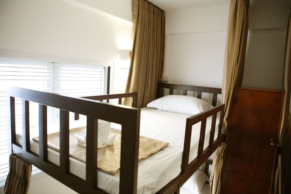 Les Fleurs Bangkok Hostel 23/49