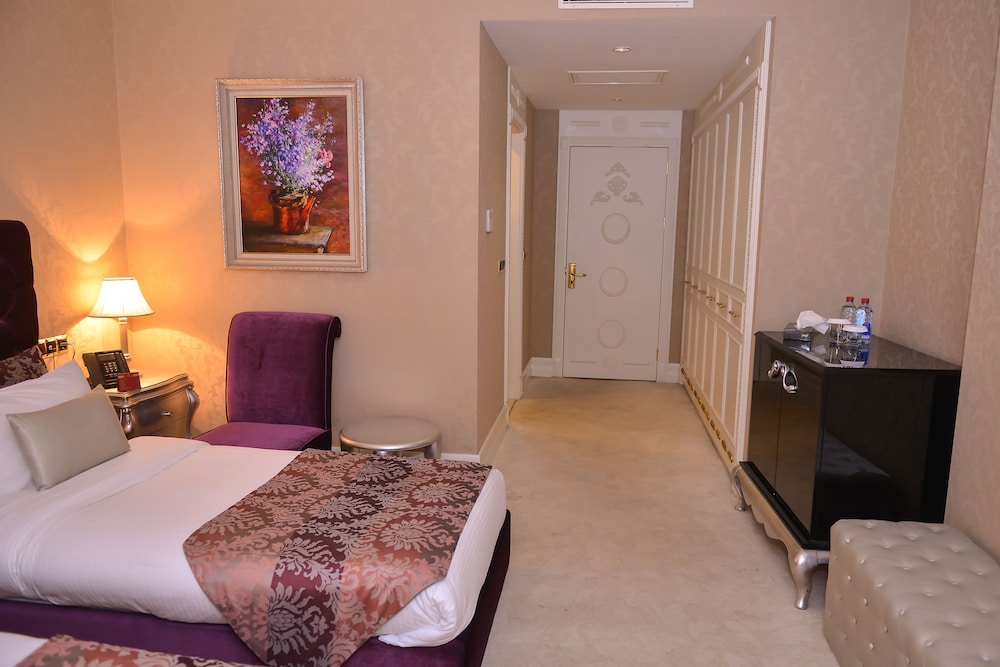 The Lake Palace Hotel Baku 20/50