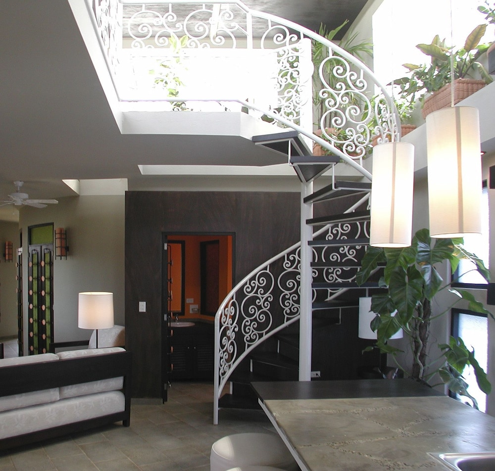 Hotel El Magnifico 6/69