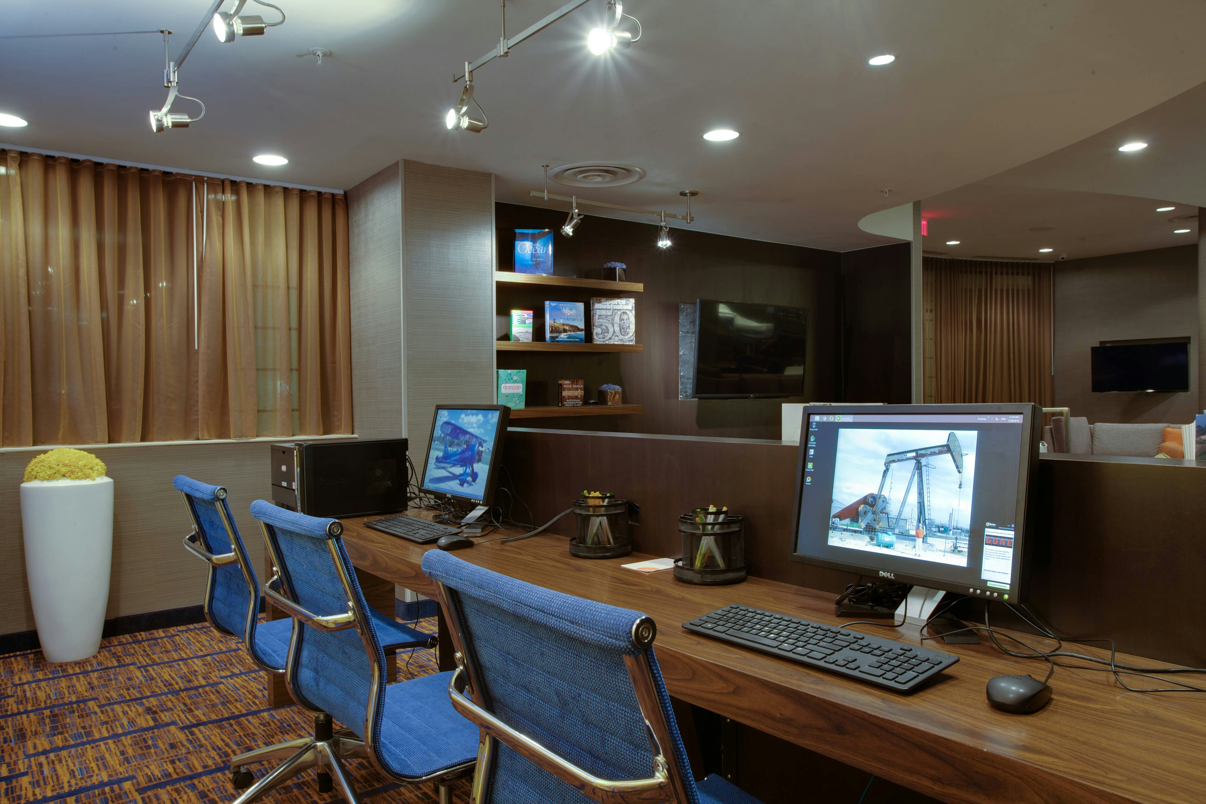 Courtyard By Marriott Republic Aprt Long Island Farmingdale 57/71