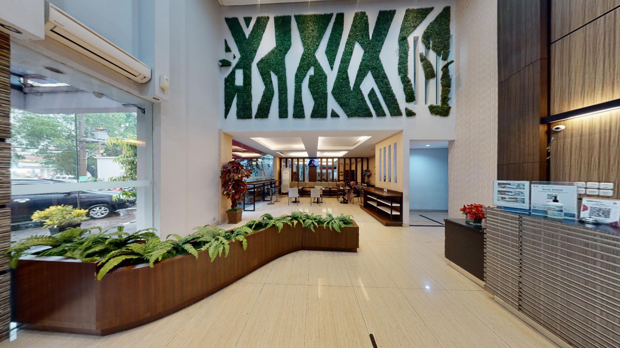 Sumi Hotel Simpang Lima Semara 24/32