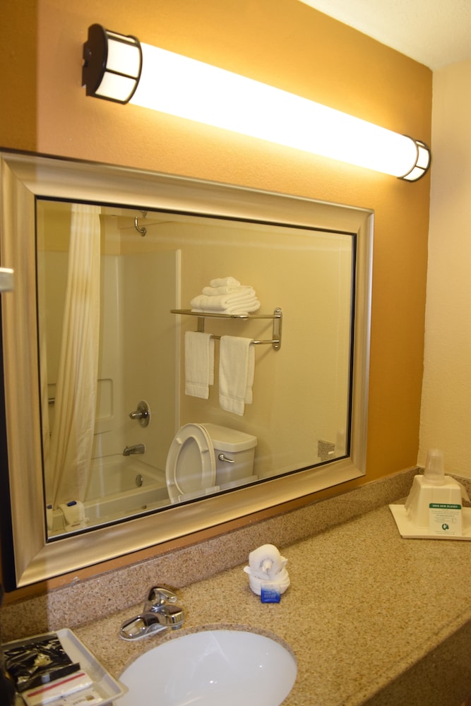 Best Western West Hills Inn Chadron 13/33