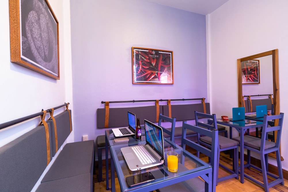 Mala Vecindad Beer Hotel 48/56