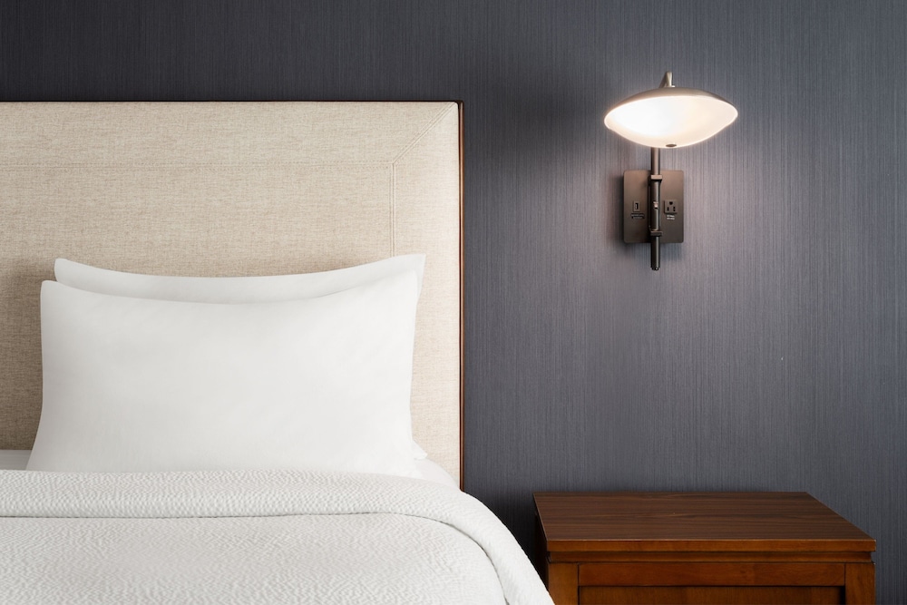 Courtyard by Marriott Seattle SeaTac Airport 19/49