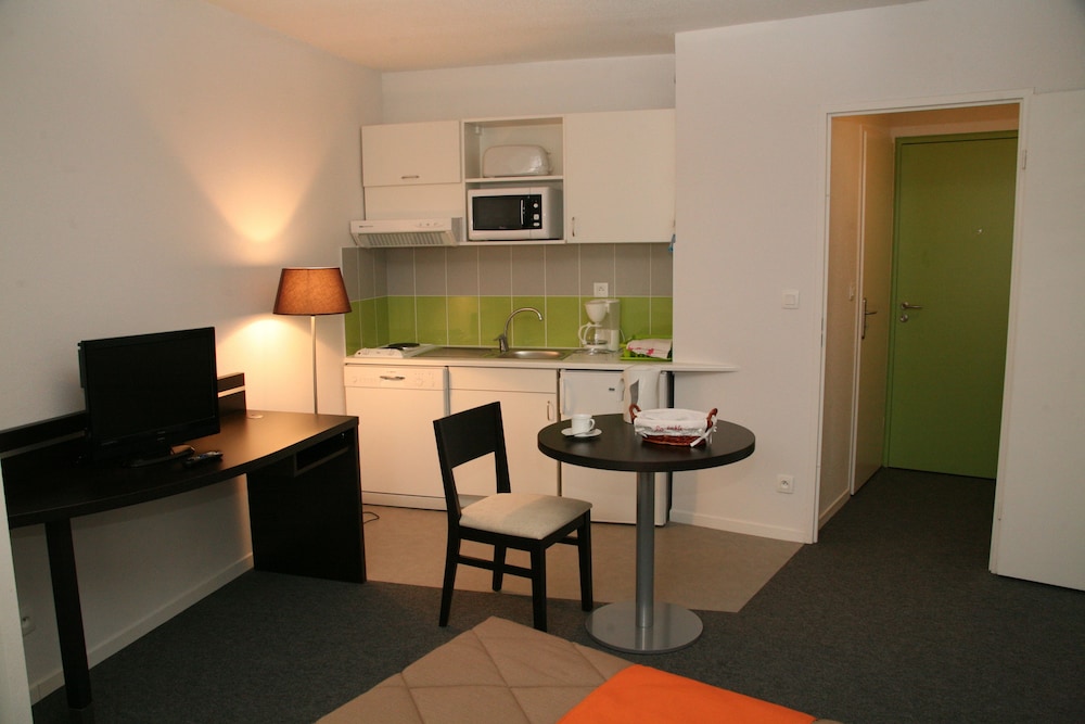 Nemea Home Suite Nancy Centre 40/48