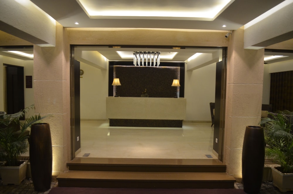 Lemon Tree Hotel Candolim Goa 7/25