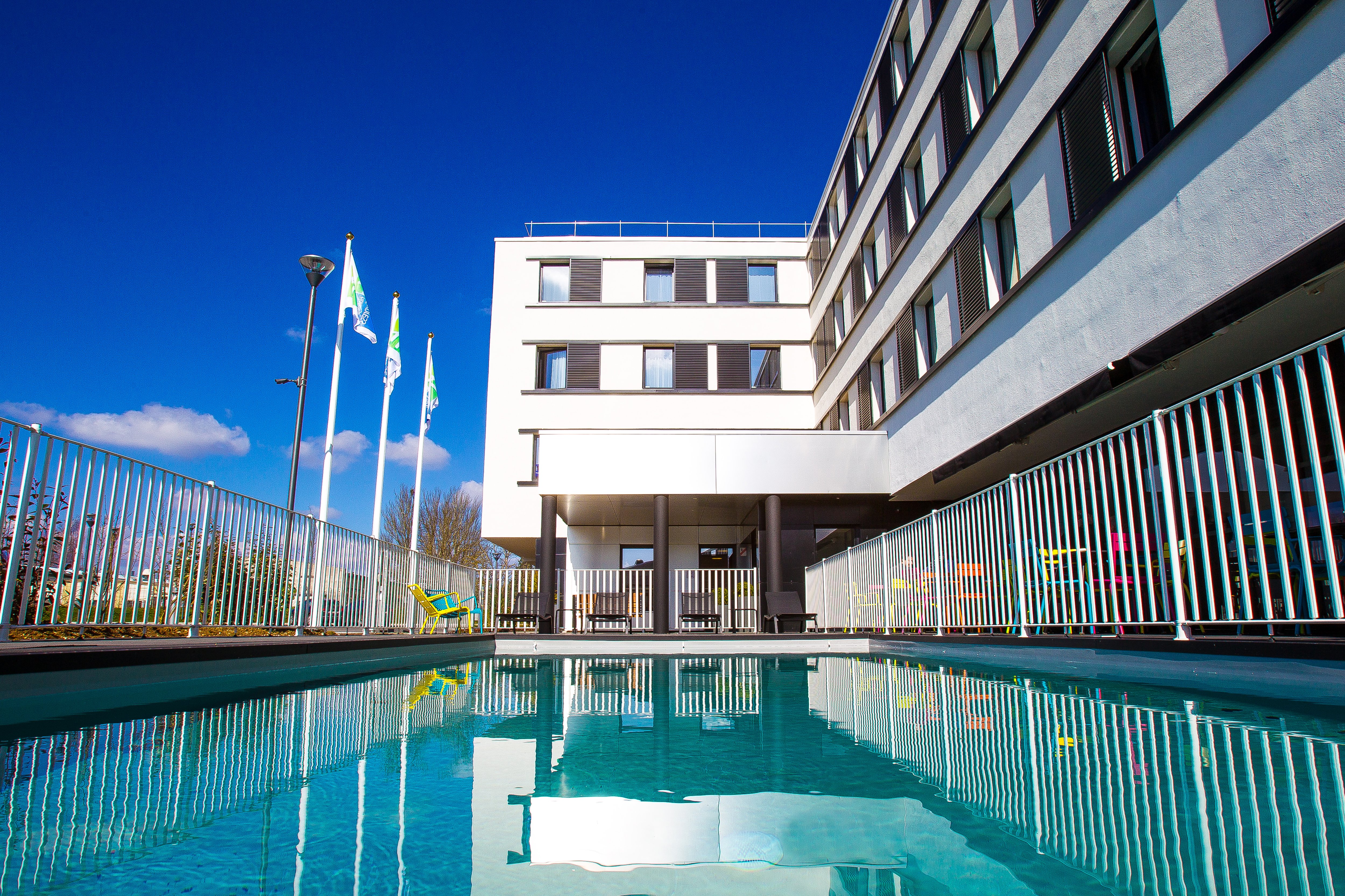 HOLIDAY INN EXPRESS DIJON 66/69
