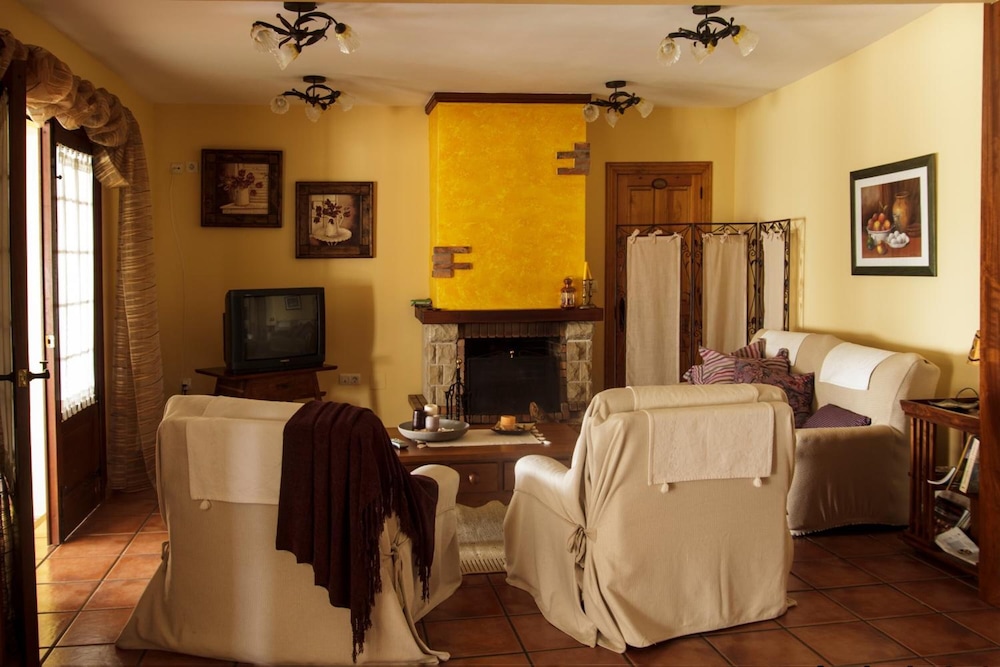 Posada Mediavia 17/37
