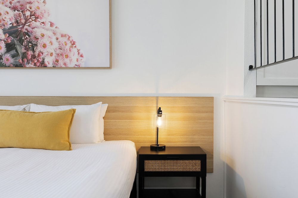 شقة بسرير كينج وسريرين منفصلين بغرفتي نوم مع أريكة، Horizons Lake Jindabyne 9/10