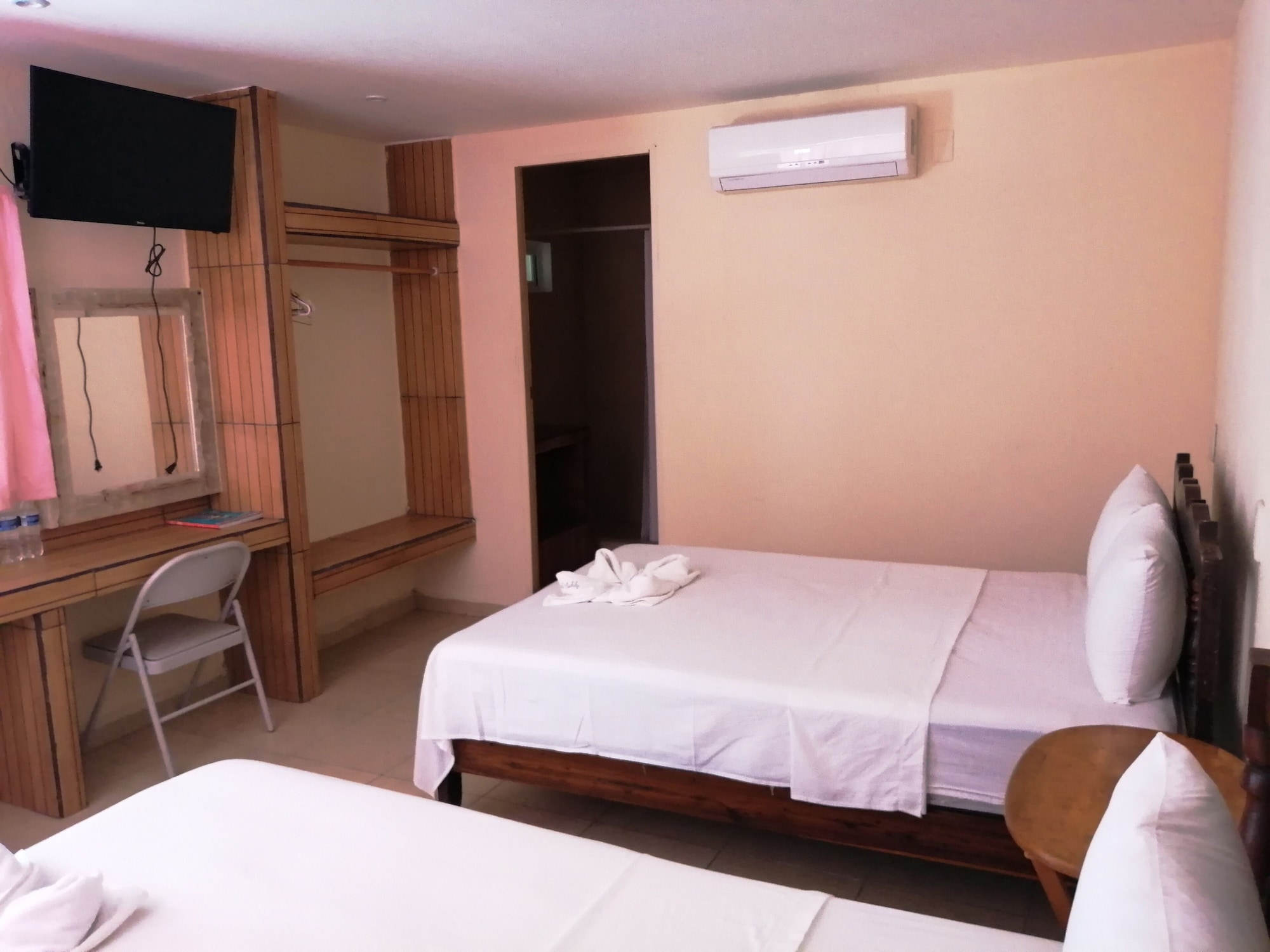 غرفة قياسية بسريرين مزدوجين، Hotel Ashly 10/10