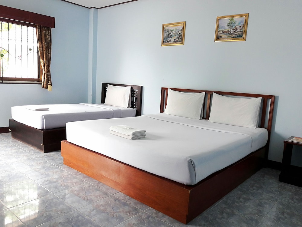 Fahproundfon Hotel 11/32