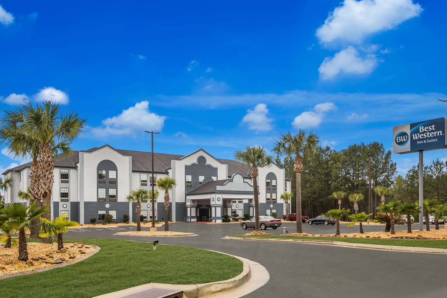 Best Western Bradbury Inn & Suites 24/26