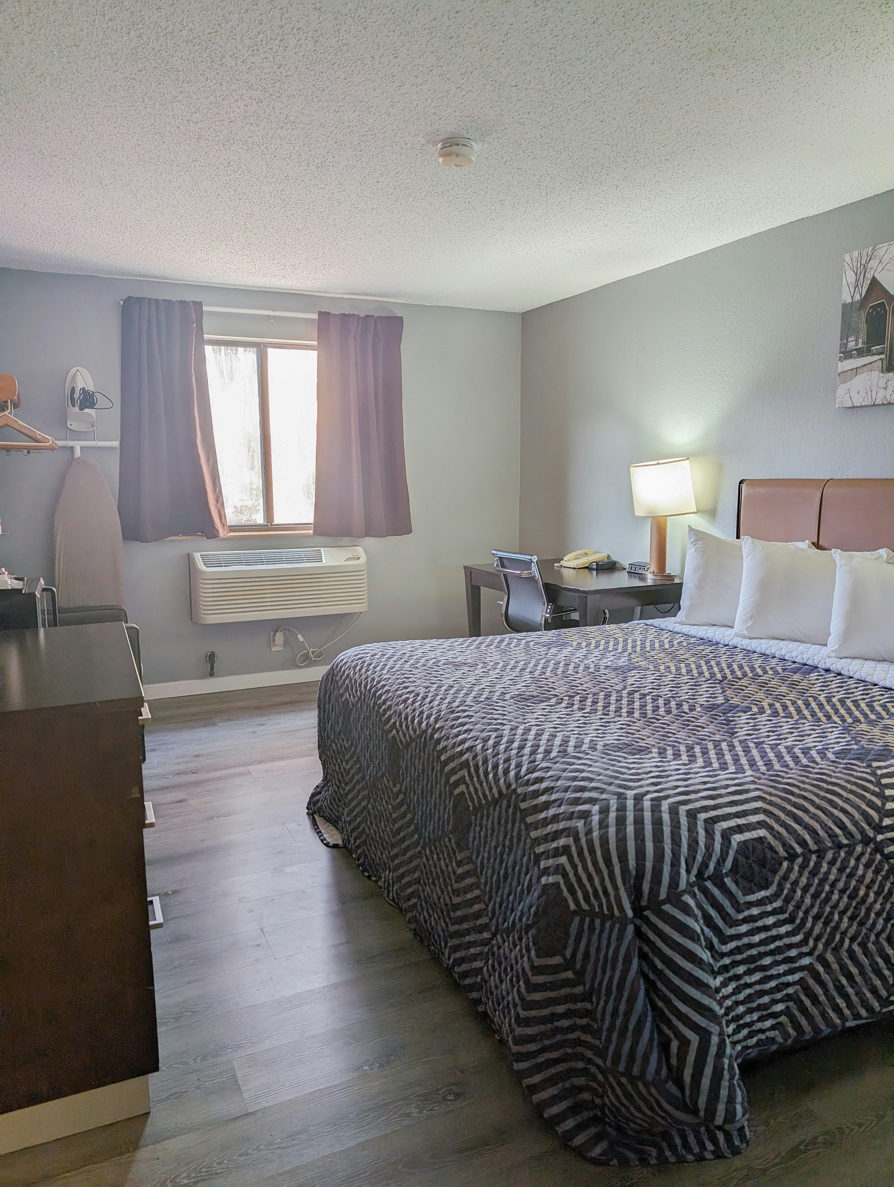 Super 8 By Wyndham Brattleboro 5/29