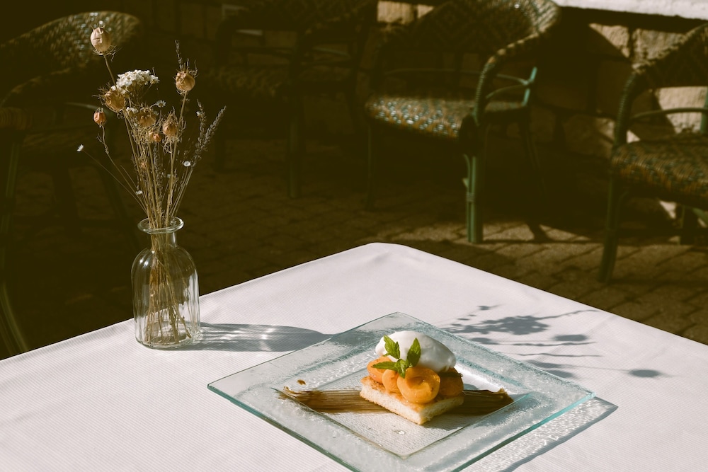 Hipotel Hostellerie Du Lys 29/49