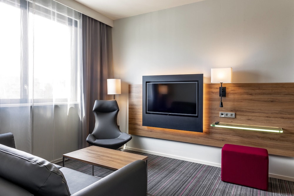 Moxy Milan Linate Airport 30/40