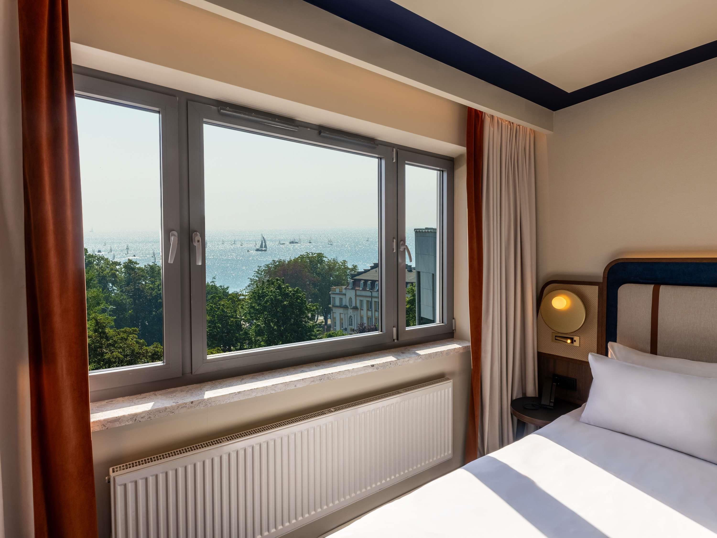 Superior, Sea View