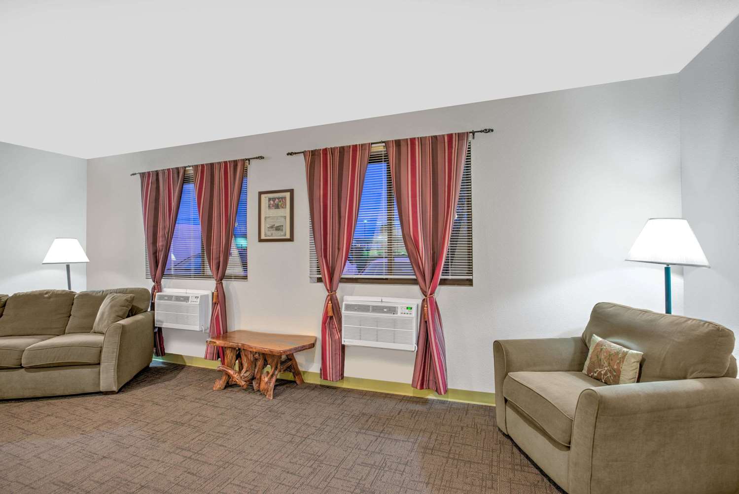 Super 8 By Wyndham Ticonderoga 2/5