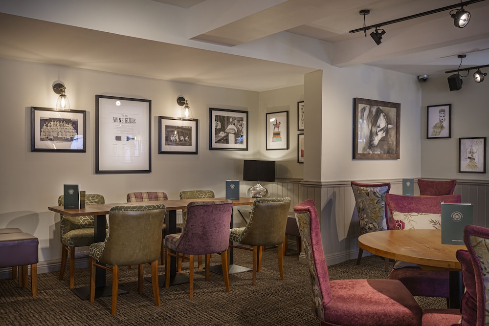 The White Horse Hotel Brasserie 37/59