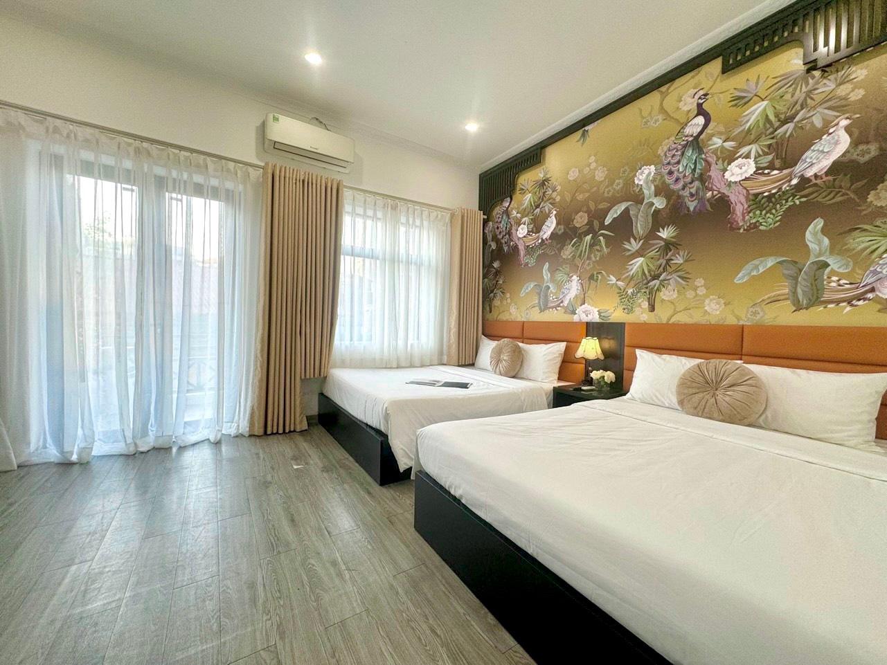 Family, 1 King and 1 Single Beds, Balcony