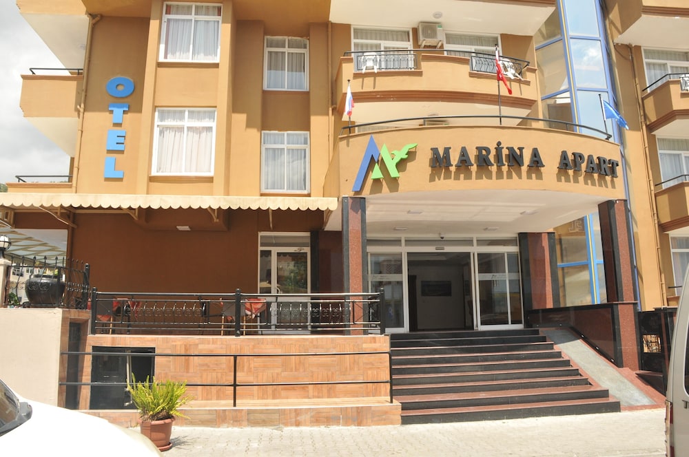 Marina Apart Hotel 3/48