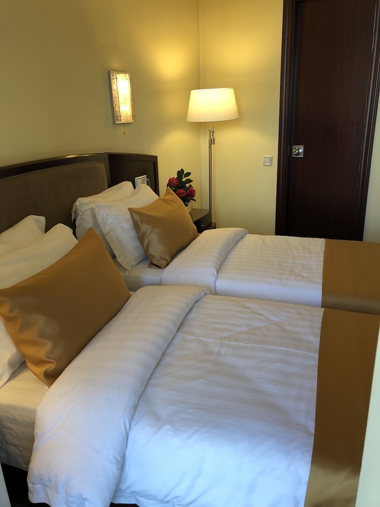 Hotel Aisi 17/50