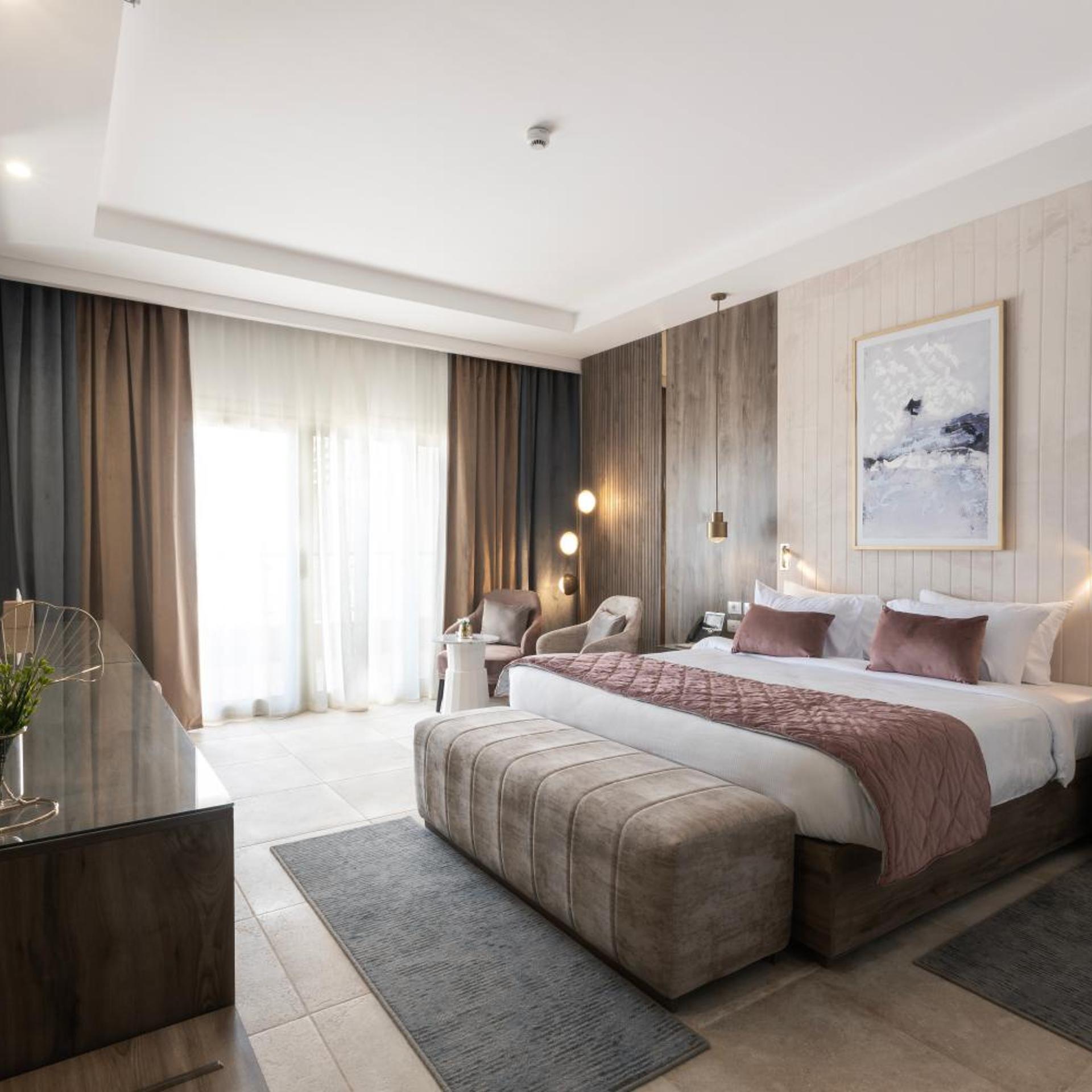 Deluxe, Suite, Pool and Sea View
