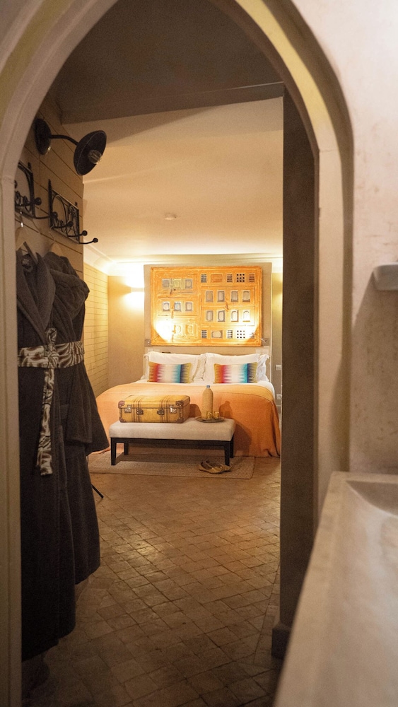RIAD ANATA 27/50