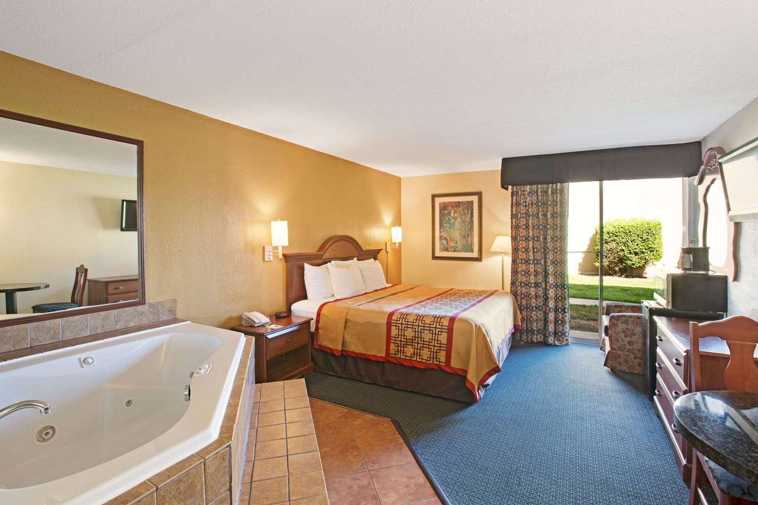 Days Inn By Wyndham Charlotte/Woodlawn Near Carowinds 5/12