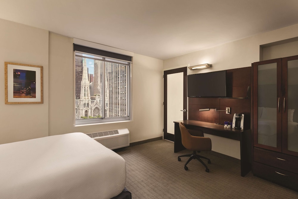 DoubleTree by Hilton New York Midtown Fifth Ave 39/61