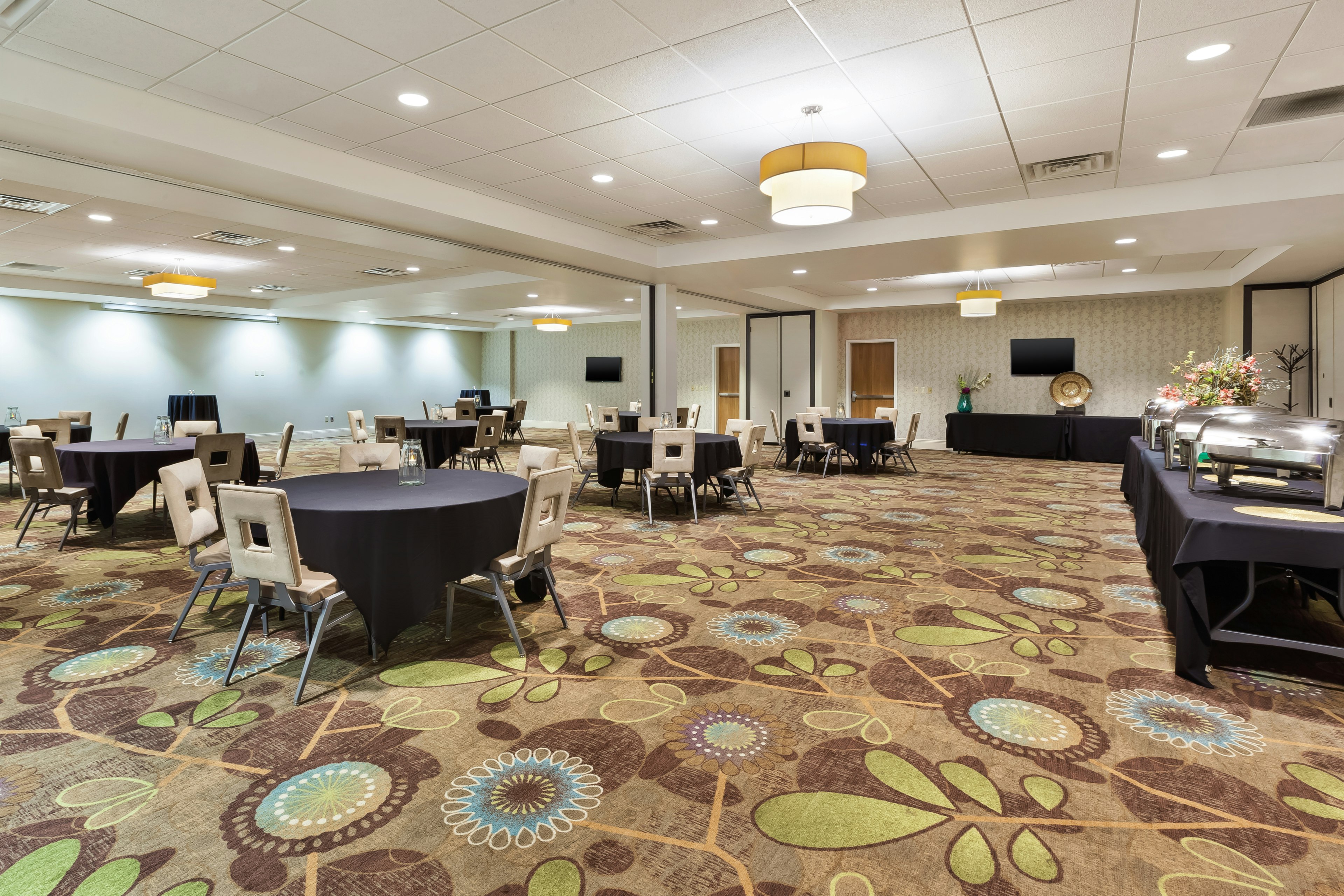 HOLIDAY INN MORGANTOWN UNIVERSITY AREA 39/41