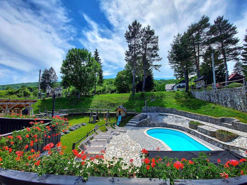 Plitvice Ethno House 16/24