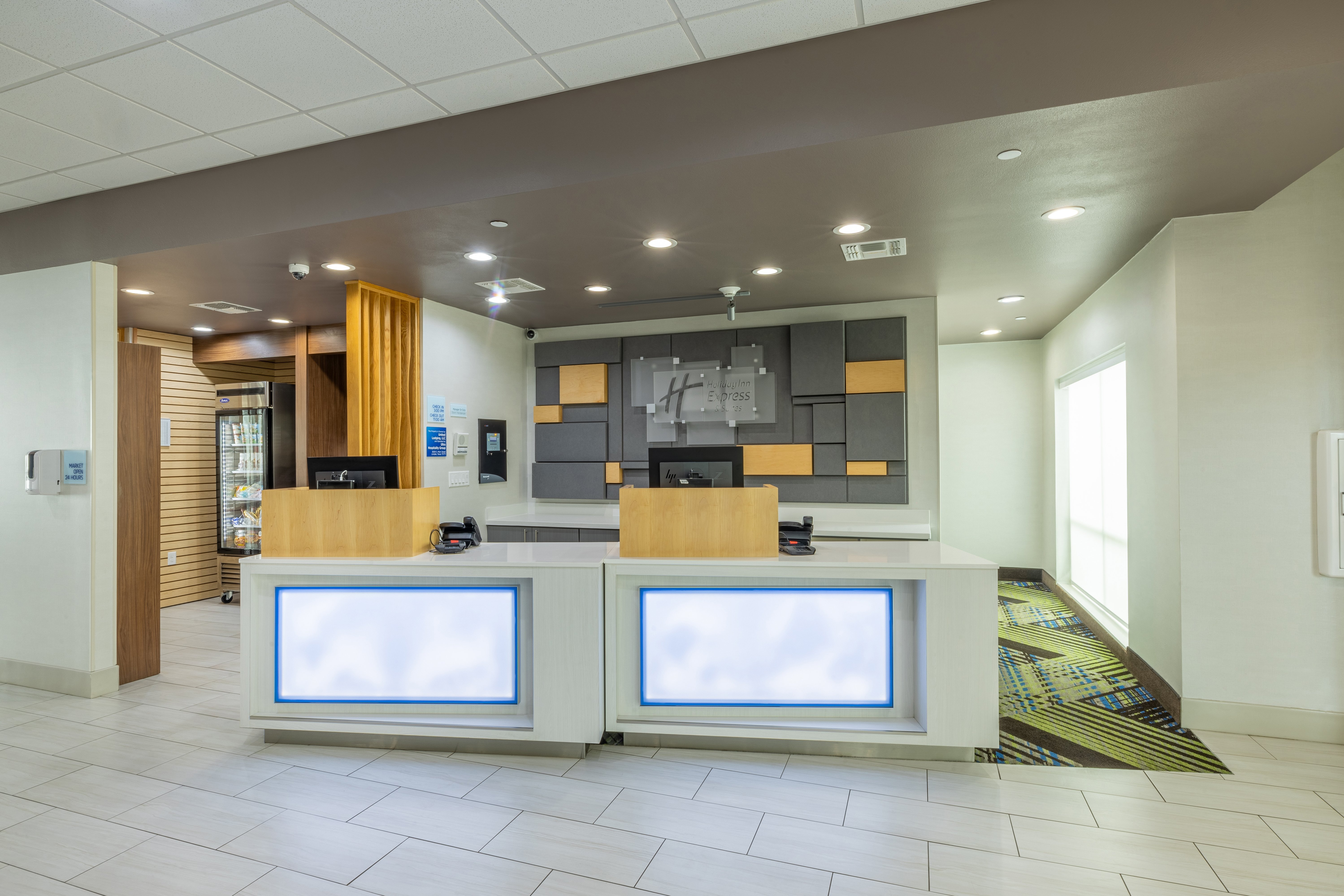 Holiday Inn Express Suites Lindale 12/68