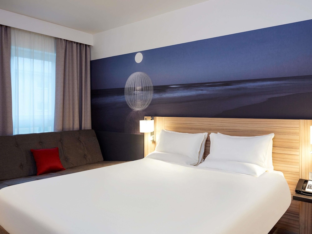 NOVOTEL LONDON STANSTED AIRPORT 11/69