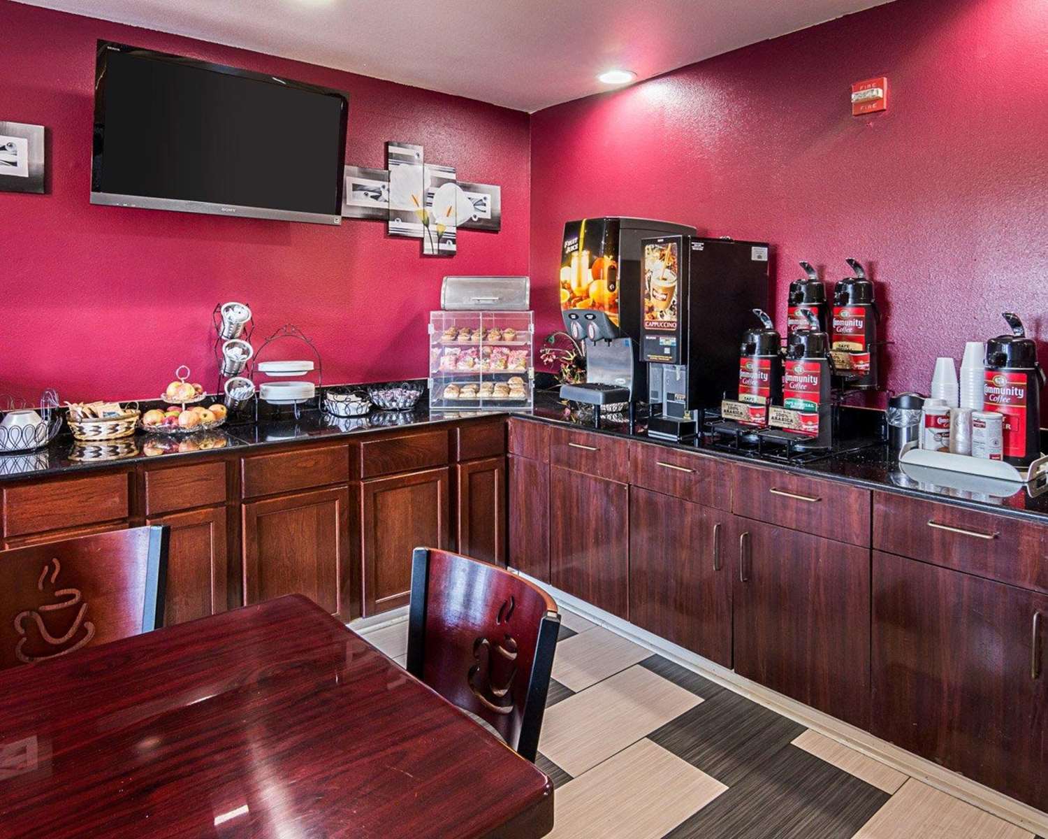 restaurant cafeteria