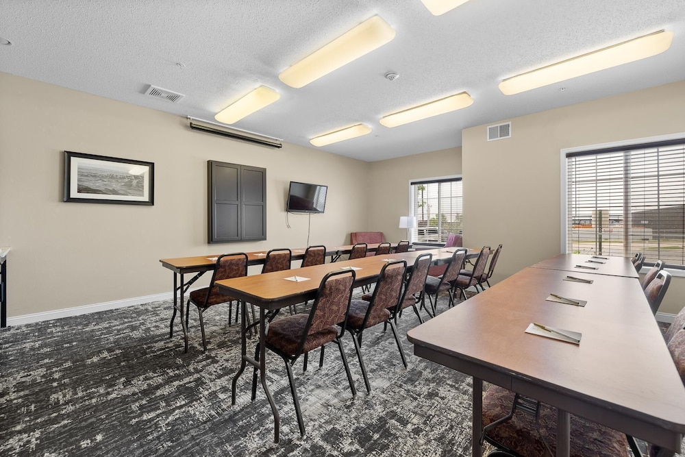 Grandstay Residential Suites Rapid City 55/67