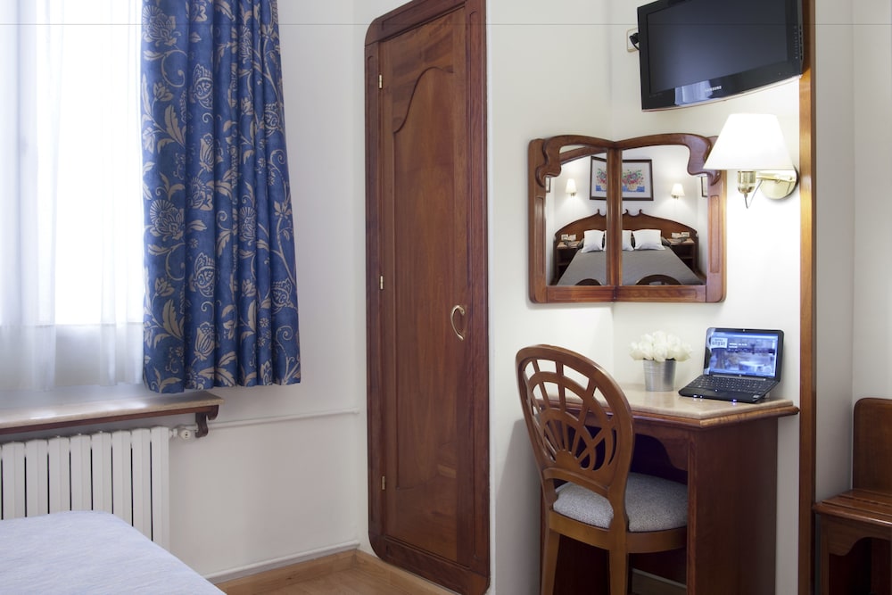 Hotel Gaudi 46/54