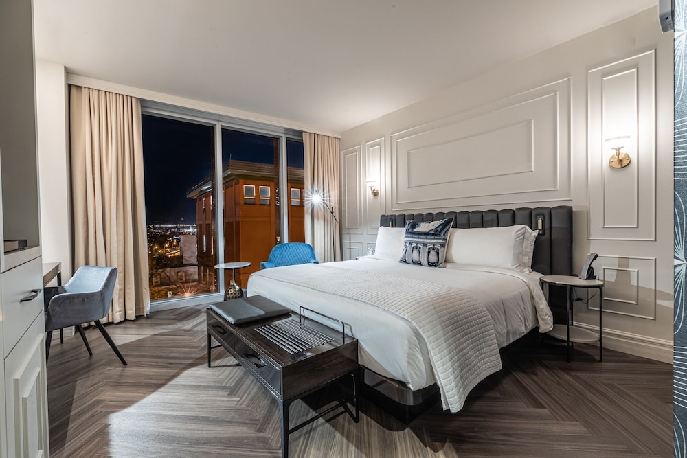 L Hotel Du Capitole 11/41