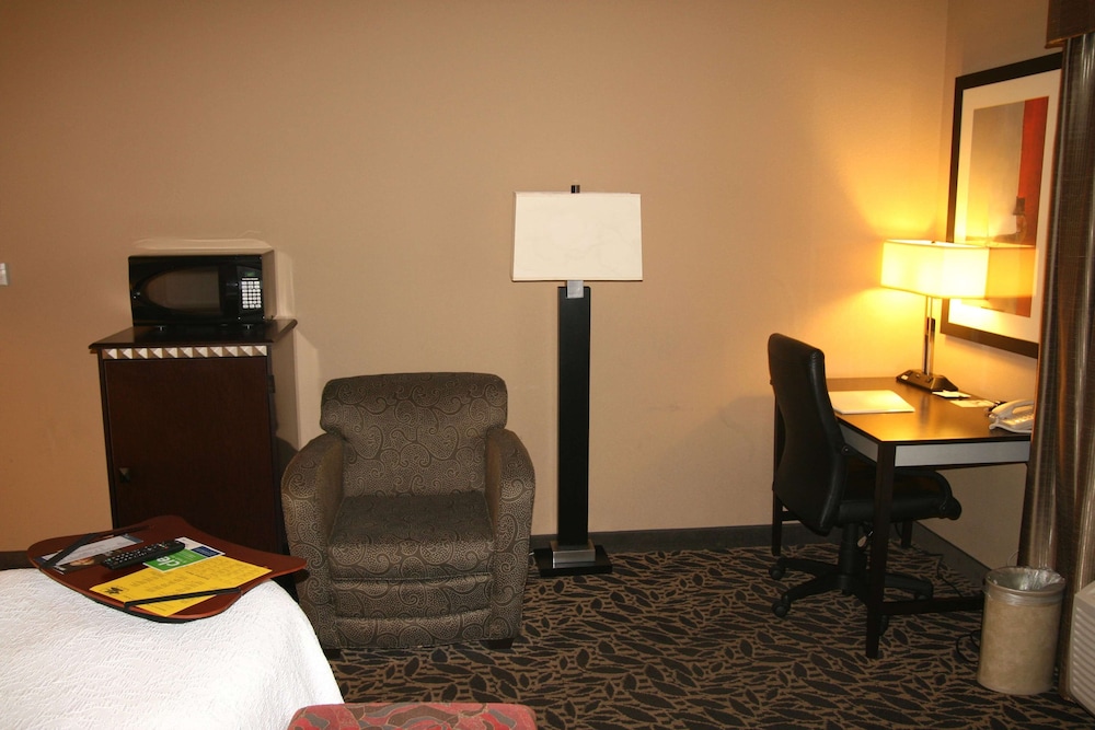 Hampton Inn & Suites Bay City, TX 37/39