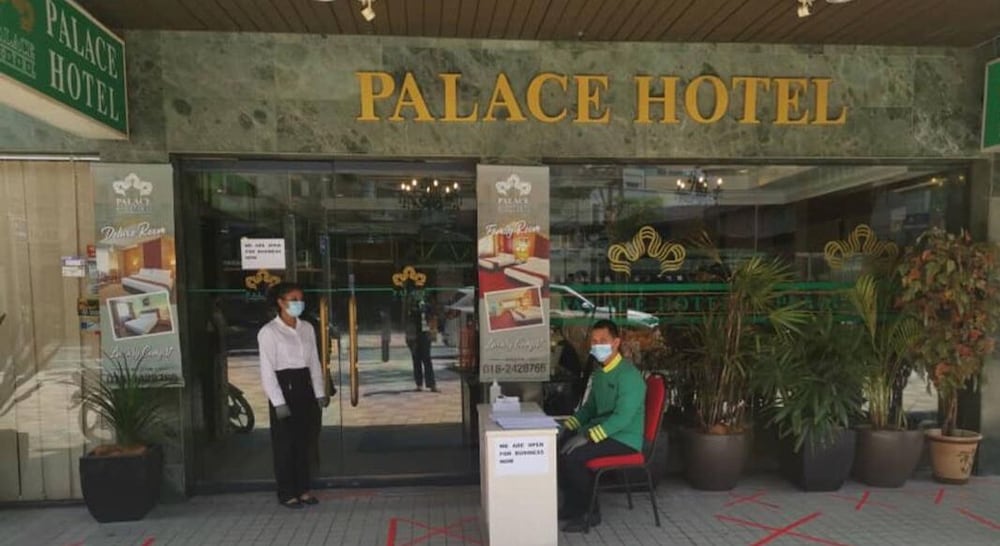 Palace Hotel 7/45