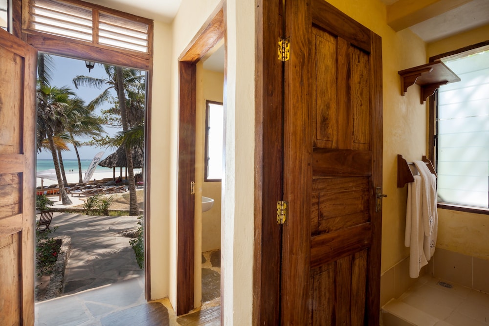 Blue Marlin Beach Hotel 50/50