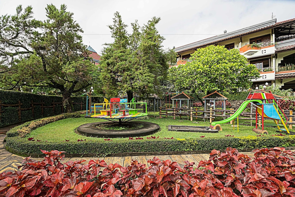 Royal Hotel and Villa Batu 54/61