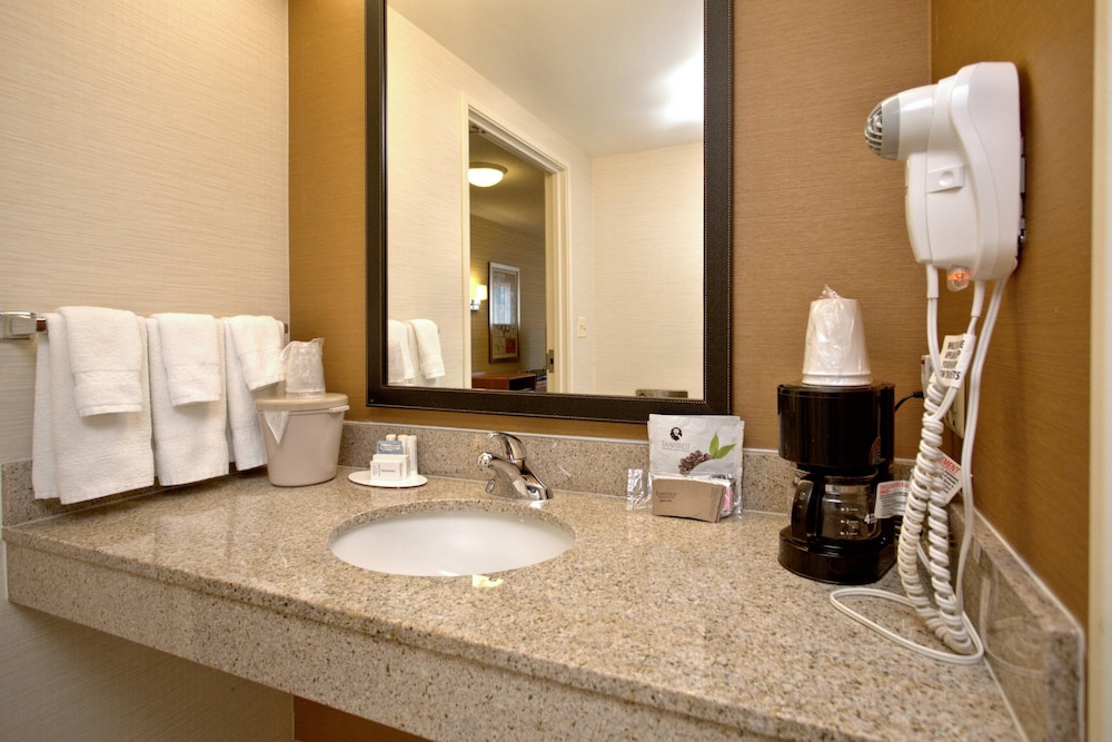 Fairfield Inn Suites By Marriott Edison South Plainfield 49/49